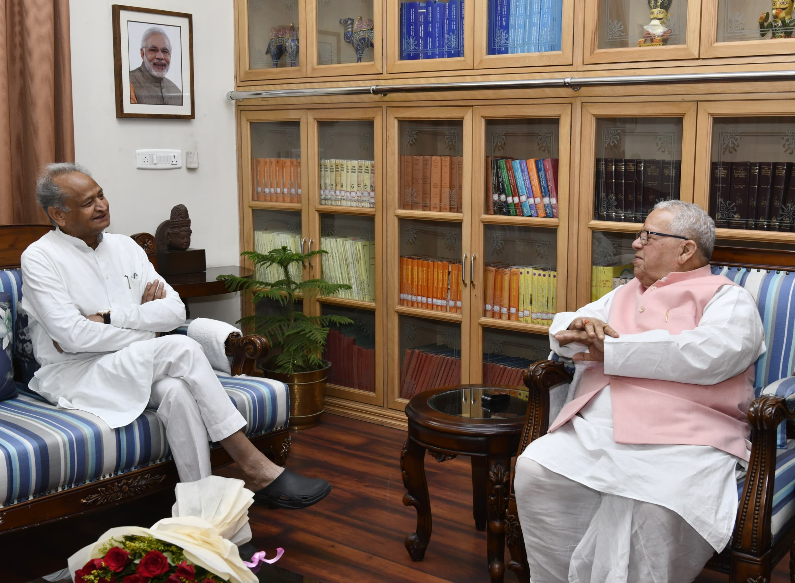 Former Chief Minister Gehlot paid courtesy call on the Governor