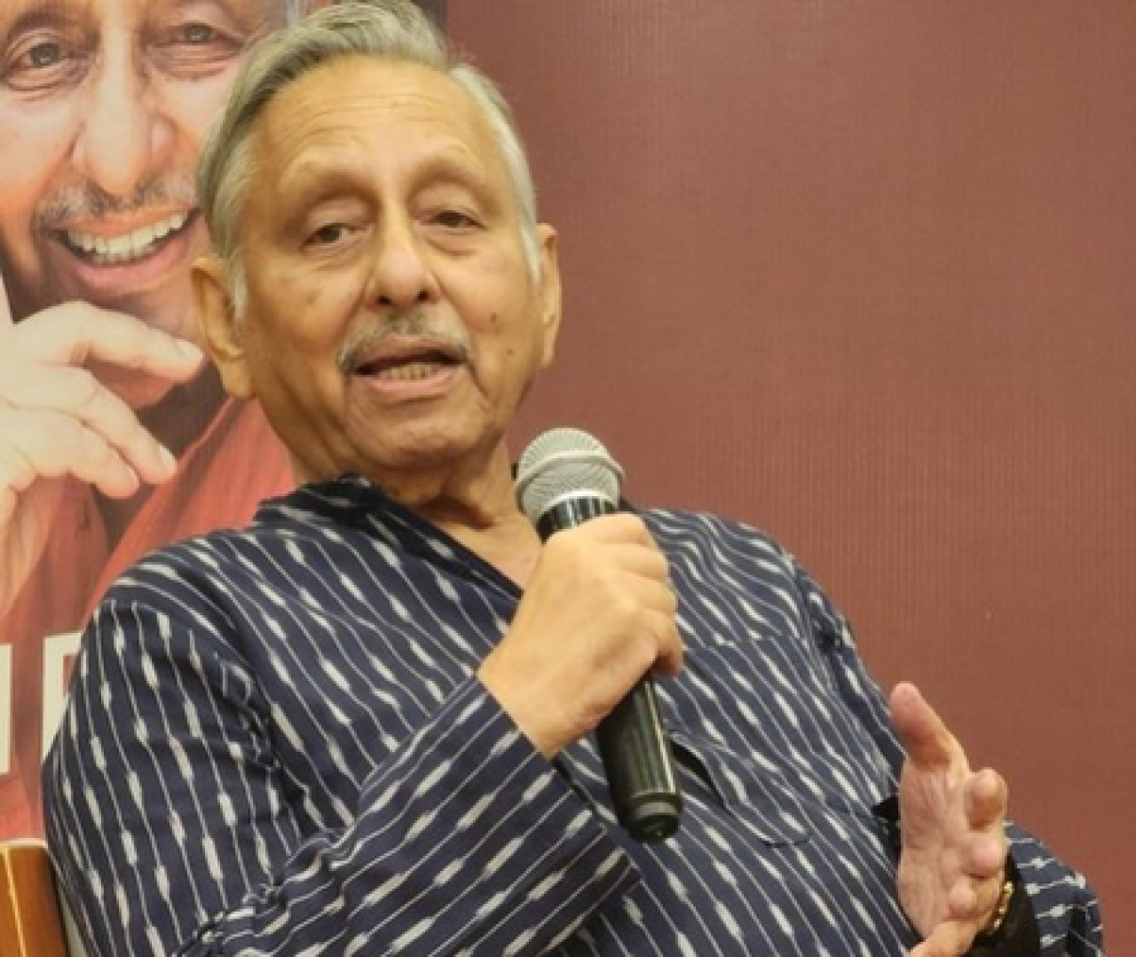 मणिशंकर अय्यर के बयान से कांग्रेस में हलचल, पिनाराई विजयन की जीत की संभावना मणिशंकर अय्यर के बयान से कांग्रेस में हलचल, पिनाराई विजयन की जीत की संभावना