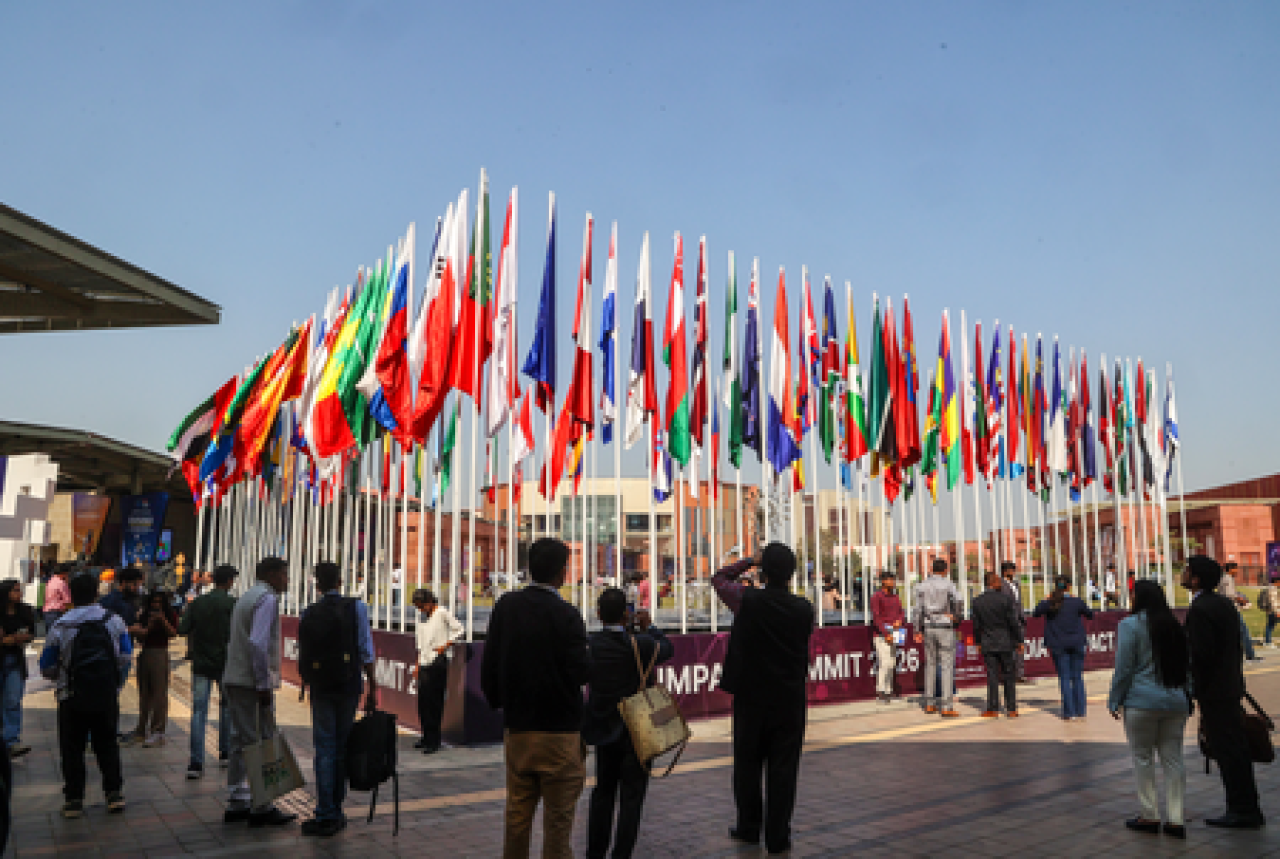 माइक्रोसॉफ्ट का 50 अरब डॉलर का निवेश, एआई को बढ़ावा देने की योजना