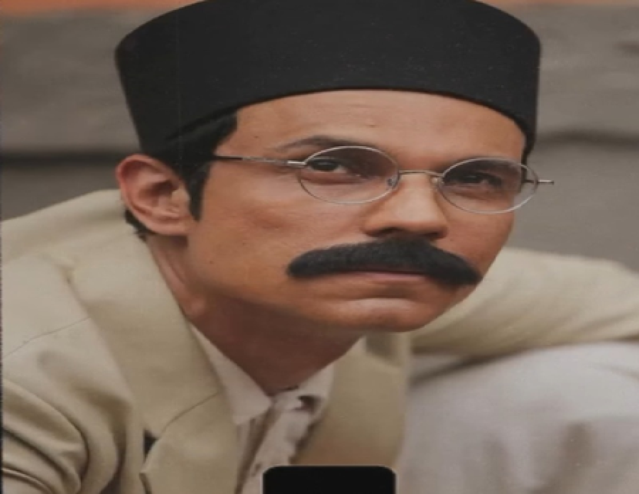 वीर सावरकर के संघर्ष पर आधारित फिल्में: एक विशेष नजर