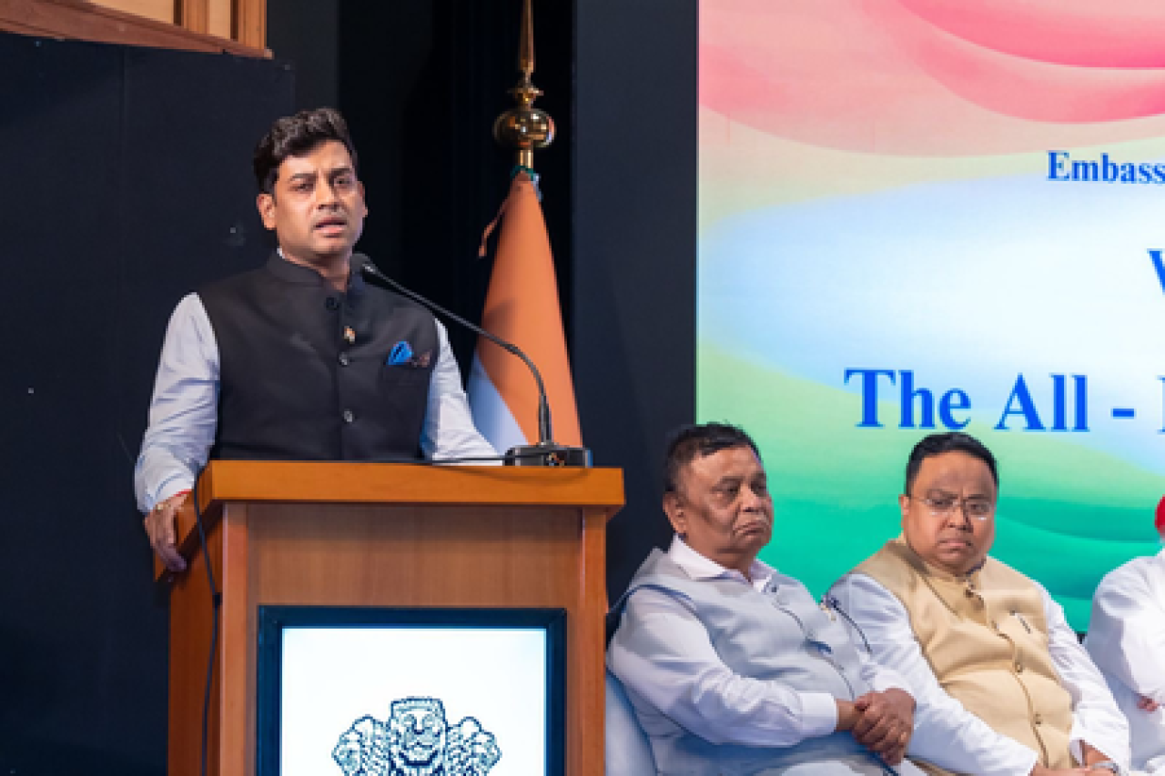 श्रीकांत शिंदे का राहुल गांधी पर हमला, कांग्रेस की नेतृत्व क्षमता पर सवाल