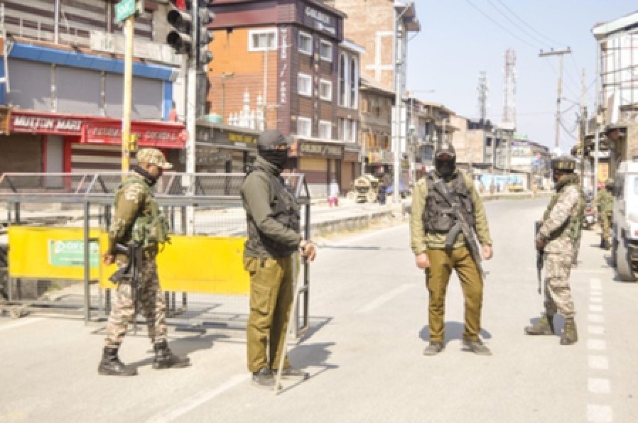 जम्मू-कश्मीर में सुरक्षा समीक्षा बैठक की अध्यक्षता मनोज सिन्हा ने जम्मू-कश्मीर में सुरक्षा समीक्षा बैठक की अध्यक्षता मनोज सिन्हा ने