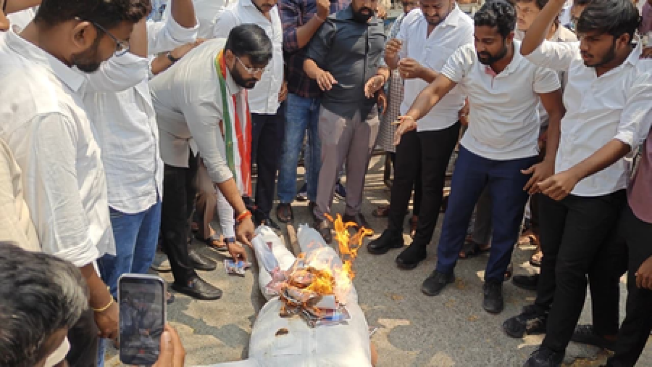 तेलंगाना कांग्रेस प्रमुख ने केटीआर को ड्रग टेस्ट की चुनौती दी