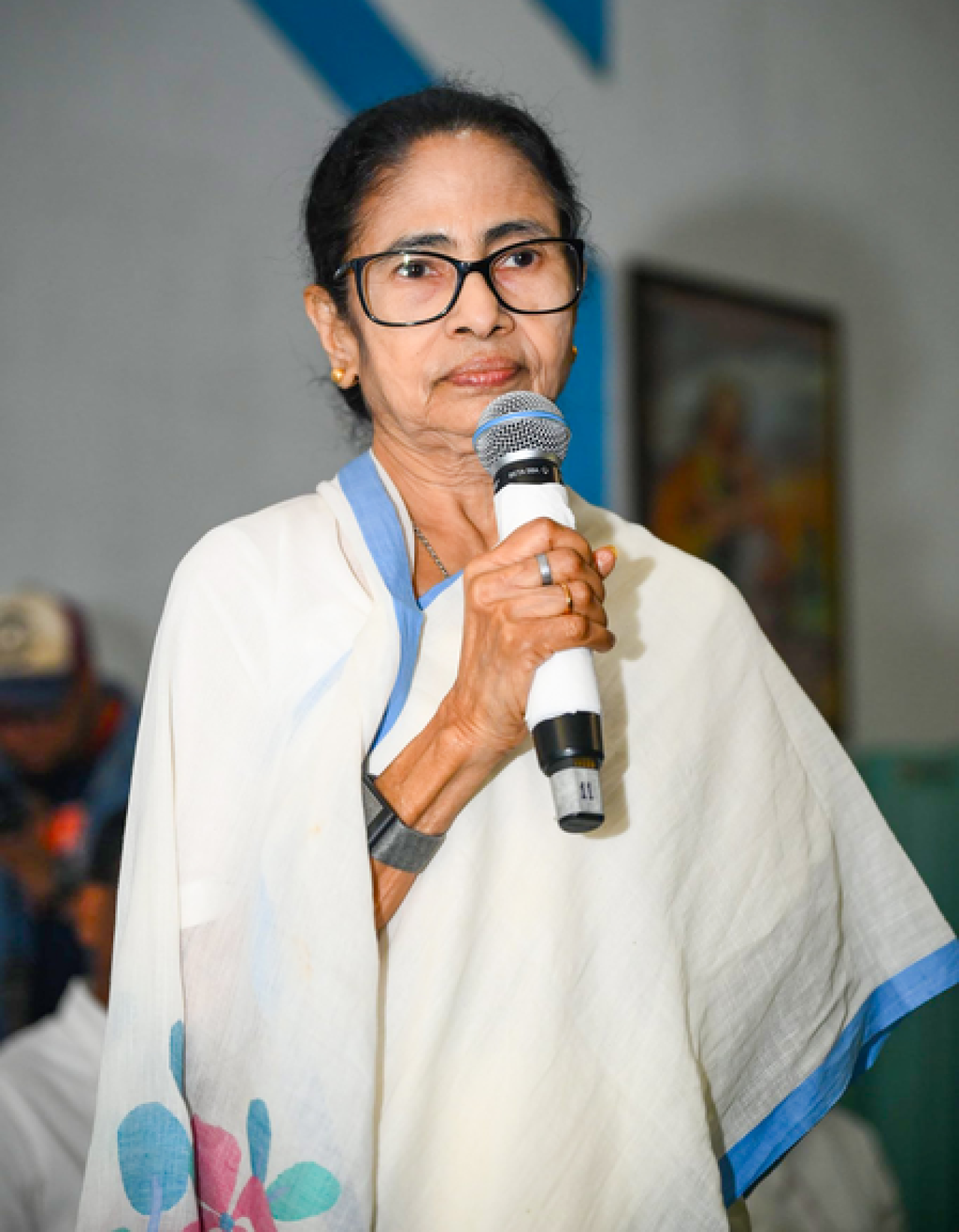 ममता बनर्जी ने 2026 चुनाव से पहले 23 पदों से दिया इस्तीफा