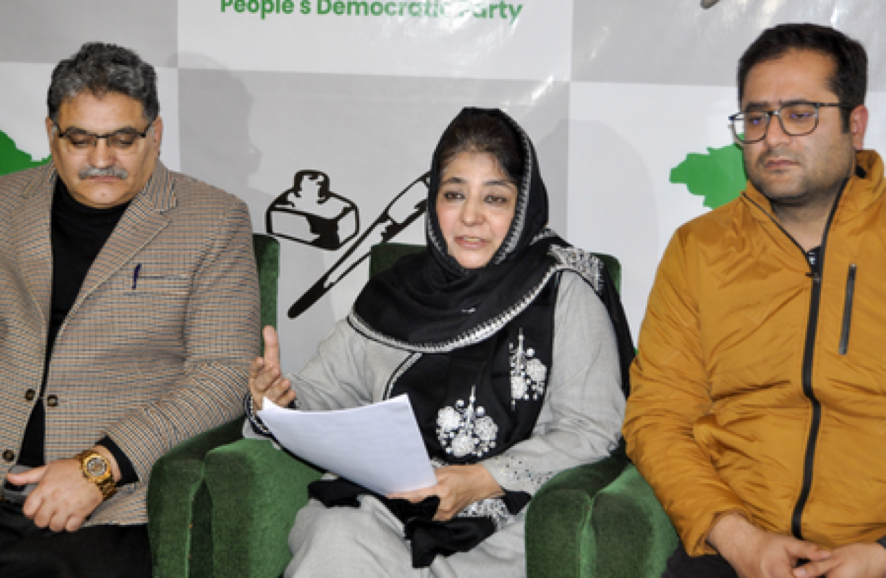 महबूबा मुफ्ती ने ईरान पर हमलों को लेकर सरकार पर साधा निशाना महबूबा मुफ्ती ने ईरान पर हमलों को लेकर सरकार पर साधा निशाना